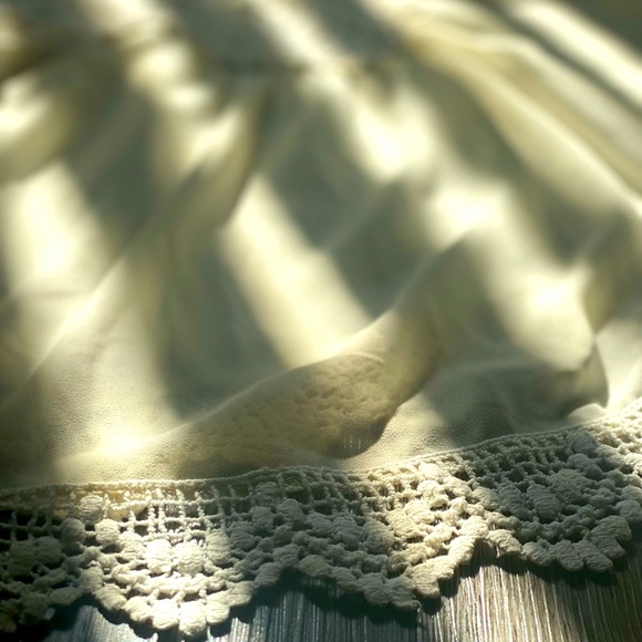 Anthro Blouse w Delicate Detailing - Picture 4 of 8